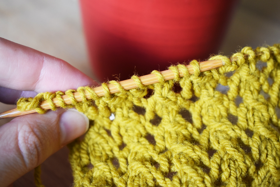How to Keep Track of Rows in Patterns, Knitting and Crochet tip from Liz  @PurlsAndPixels
